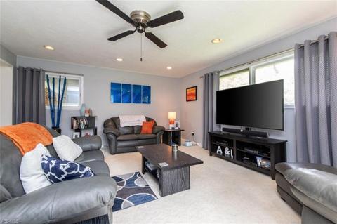 1255 Blanchester Rd, Lyndhurst, OH 44124 photo 5