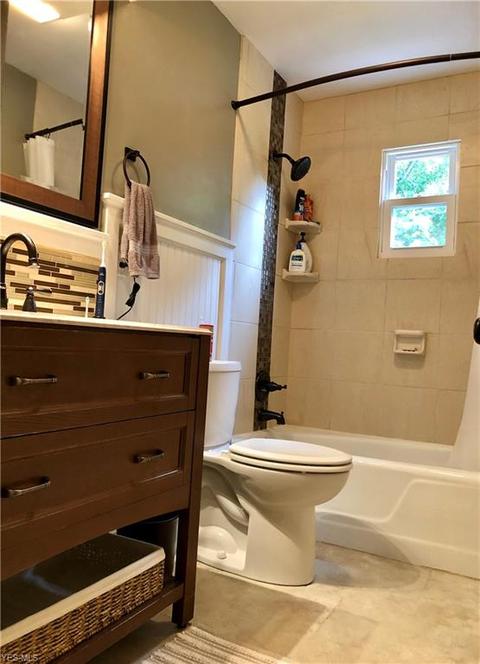 32 S Shore Dr, Youngstown, OH 44512 photo 6