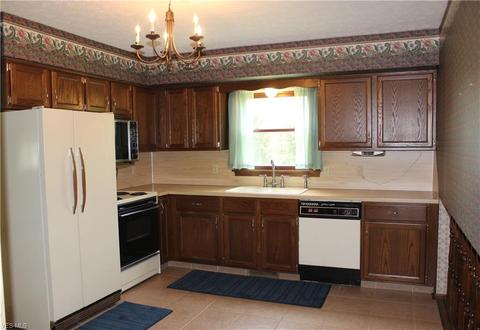 2020 55th St NE, Canton, OH 44721 photo 9