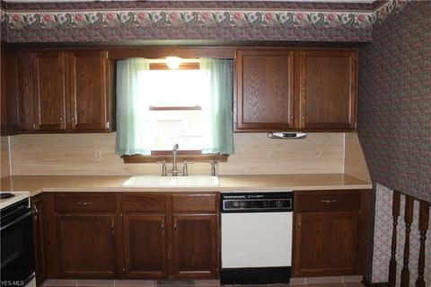 2020 55th St NE, Canton, OH 44721 photo 11