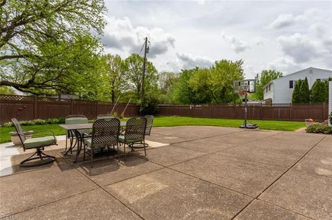 110 Nottingham Dr, Elyria, OH 44035 photo 9