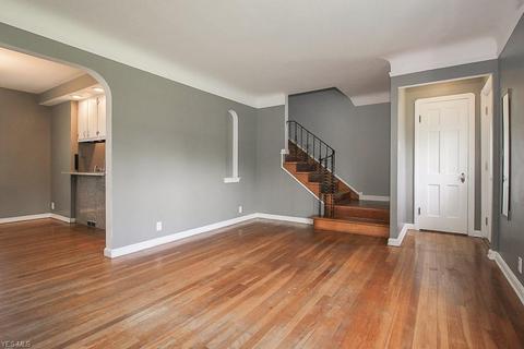 3571 E Pleasant Valley Rd, Seven Hills, OH 44131 photo 4