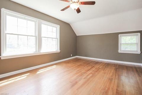 3571 E Pleasant Valley Rd, Seven Hills, OH 44131 photo 9