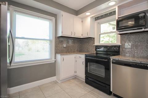 3571 E Pleasant Valley Rd, Seven Hills, OH 44131 photo 7