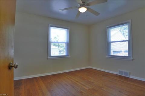 309 E 280th St, Euclid, OH 44132 photo 11