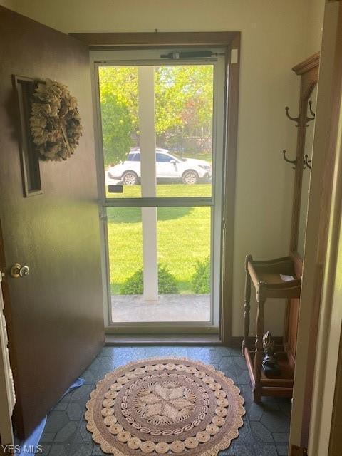 214 Smithfield St, Struthers, OH 44471 photo 8