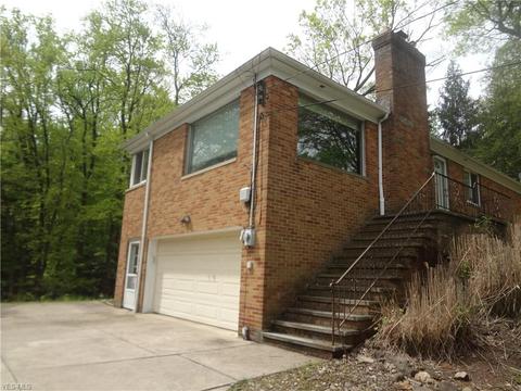 1872 Chestnut Rd, Seven Hills, OH 44131 photo 2