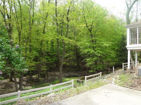 1872 Chestnut Rd, Seven Hills, OH 44131 photo 4