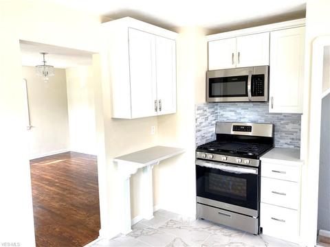 3910 Pershing Ave, Parma, OH 44134 photo 7