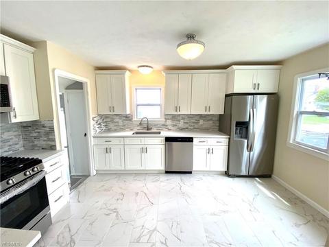 3910 Pershing Ave, Parma, OH 44134 photo 8