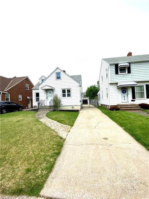 3910 Pershing Ave, Parma, OH 44134 photo 2