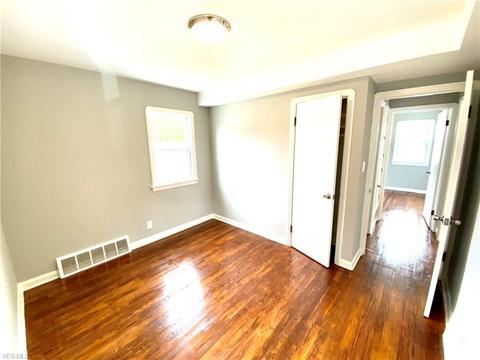 3910 Pershing Ave, Parma, OH 44134 photo 15