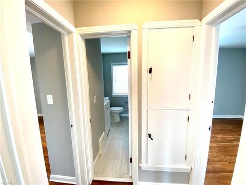 3910 Pershing Ave, Parma, OH 44134 photo 17