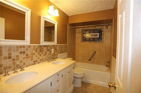 145 E Caston Rd, Akron, OH 44319 photo 12