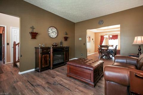 310 Alexis Dr, Elyria, OH 44035 photo 11