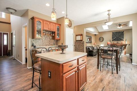 310 Alexis Dr, Elyria, OH 44035 photo 16