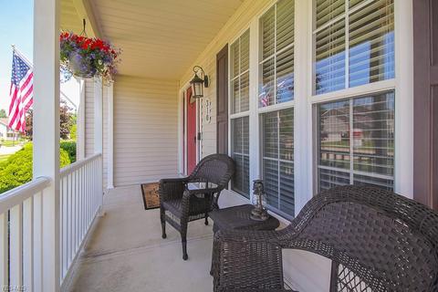 310 Alexis Dr, Elyria, OH 44035 photo 4