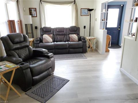 1821 E 46th St, Ashtabula, OH 44004 photo 5
