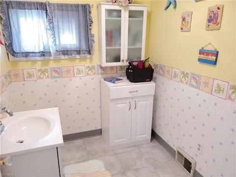 1821 E 46th St, Ashtabula, OH 44004 photo 22