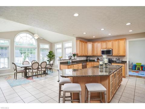 272 Alexander Ct, Copley, OH 44321 photo 4