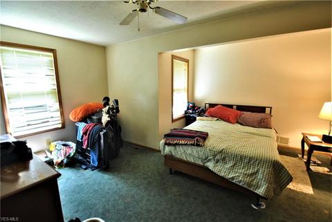 2429 E 32nd St, Lorain, OH 44055 photo 8