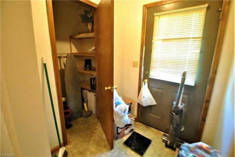 2429 E 32nd St, Lorain, OH 44055 photo 10
