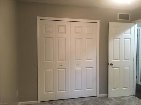 1610 N Pointe Dr NW, Canton, OH 44708 photo 16