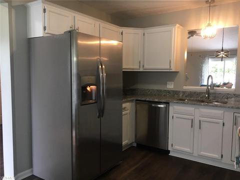 1610 N Pointe Dr NW, Canton, OH 44708 photo 8