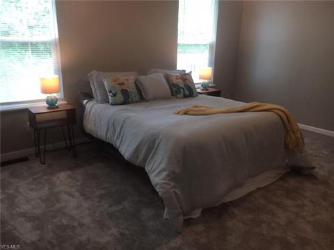 1610 N Pointe Dr NW, Canton, OH 44708 photo 11