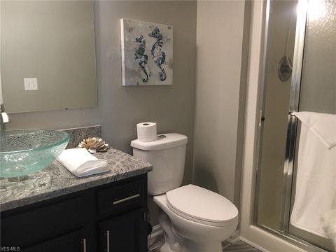 1610 N Pointe Dr NW, Canton, OH 44708 photo 13