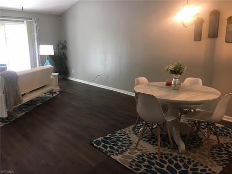 1610 N Pointe Dr NW, Canton, OH 44708 photo 5