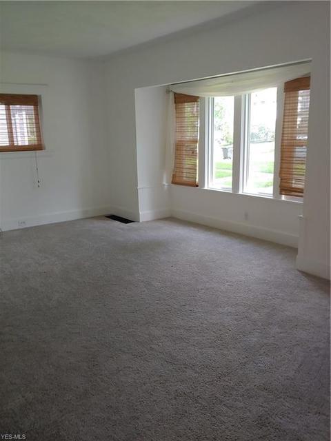 144 Eastern Heights Blvd, Elyria, OH 44035 photo 2