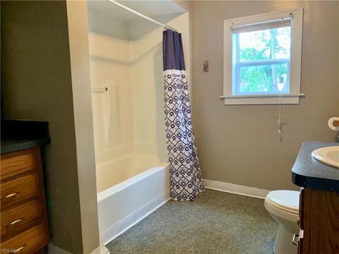 124 Beebe Ave, Elyria, OH 44035 photo 8