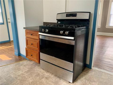 124 Beebe Ave, Elyria, OH 44035 photo 5