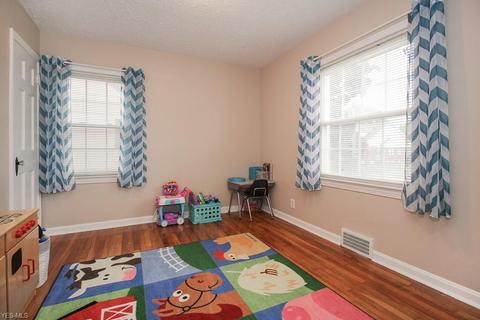 3302 Hearthstone Rd, Parma, OH 44134 photo 5