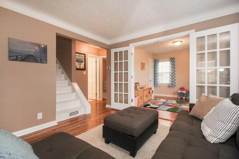 3302 Hearthstone Rd, Parma, OH 44134 photo 4