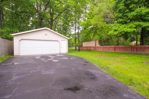 3302 Hearthstone Rd, Parma, OH 44134 photo 23