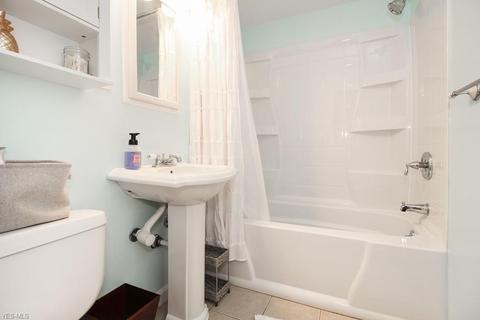 3302 Hearthstone Rd, Parma, OH 44134 photo 11