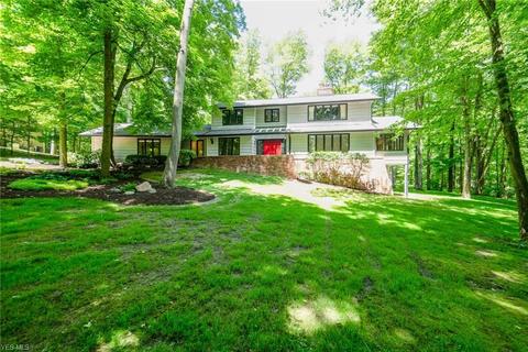 5645 Ledgebrook Ln, Solon, OH 44139 photo 1