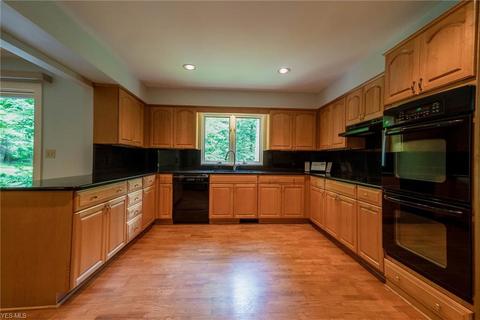 5645 Ledgebrook Ln, Solon, OH 44139 photo 14