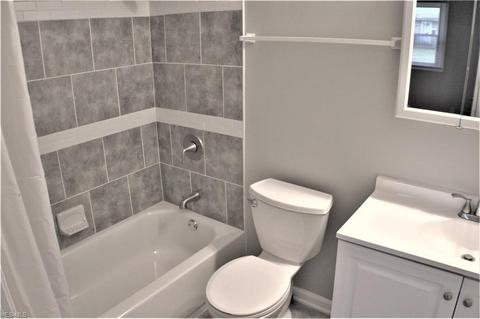 841 Boston Ave, Elyria, OH 44035 photo 8