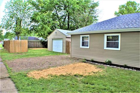 841 Boston Ave, Elyria, OH 44035 photo 4