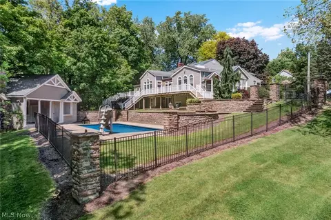 31271 Arthur Rd, Solon, OH 44139 photo 2