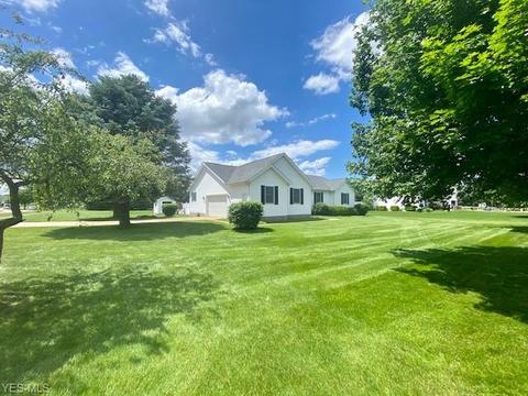 280 Pine St, Creston, OH 44217 photo 2