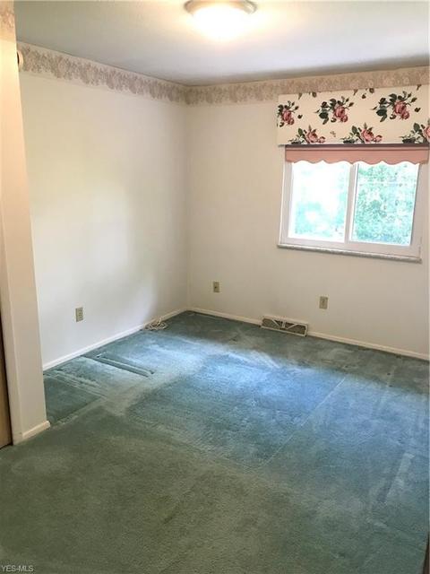 2303 Augustine Dr, Parma, OH 44134 photo 16