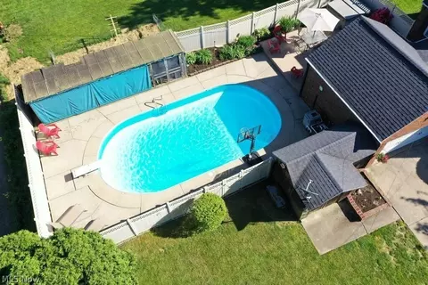 1531 N Walnut St, Dover, OH 44622 photo 3