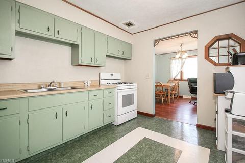 2123 E 41st St, Lorain, OH 44055 photo 7