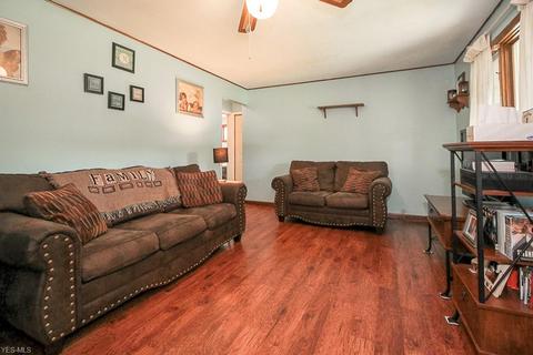2123 E 41st St, Lorain, OH 44055 photo 2