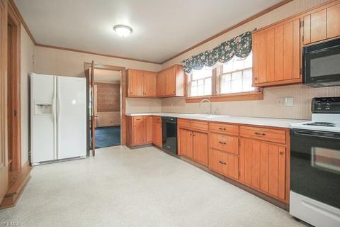 207 Eastern Heights Blvd, Elyria, OH 44035 photo 16