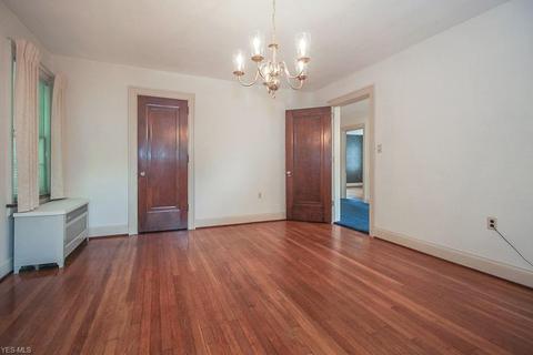 207 Eastern Heights Blvd, Elyria, OH 44035 photo 32